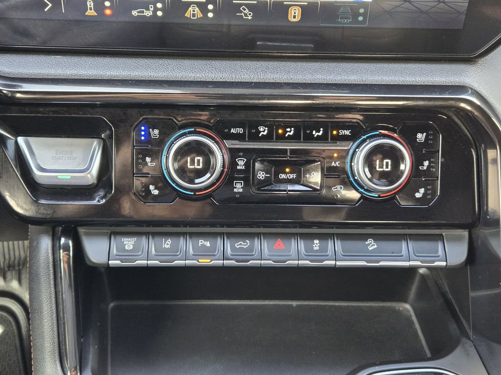 Used 2024 GMC Sierra 2500 AT4 w/ AT4 Preferred Package image 16