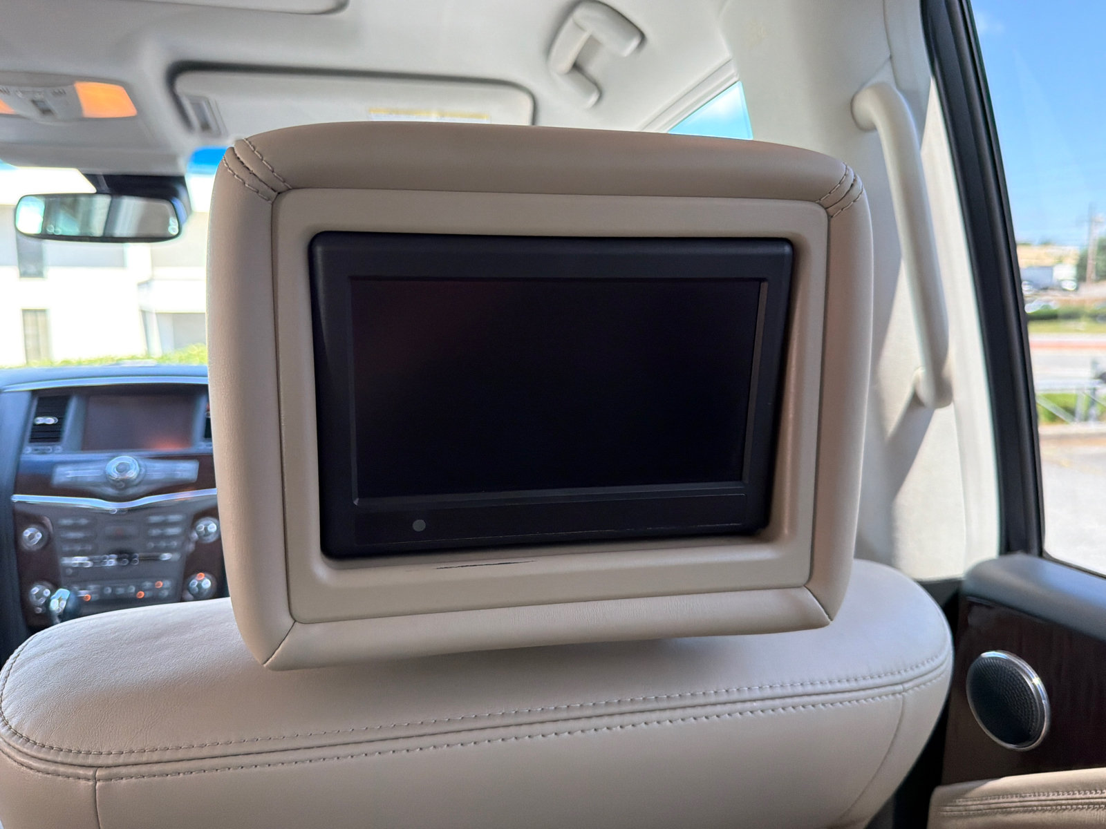 Used 2017 Nissan Armada Platinum w/ Captain Seat Package RWD image 26