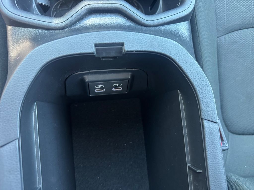 Used 2025 Toyota RAV4 XLE AWD/4WD image 25