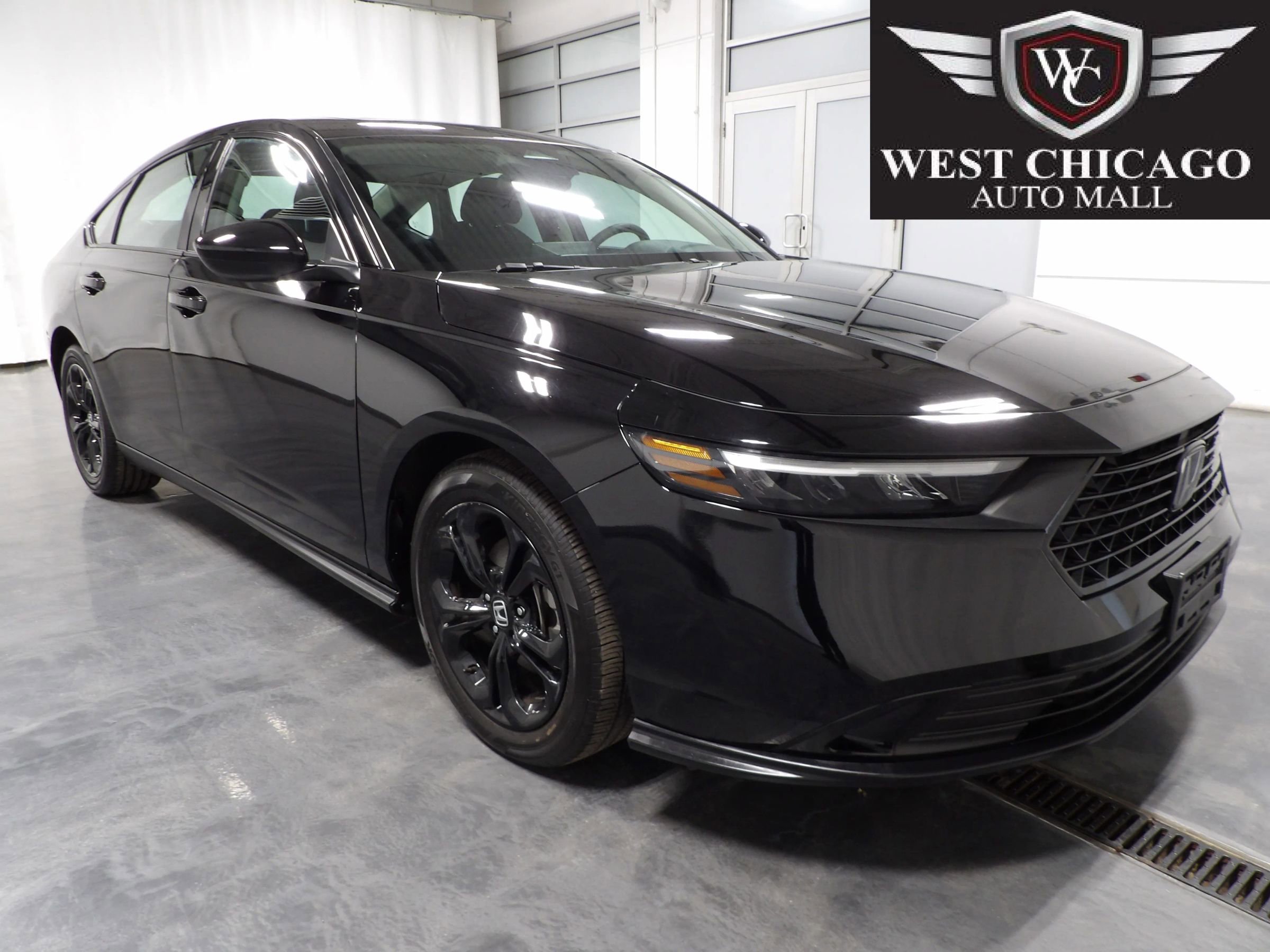 Used 2025 Honda Accord SE image 1