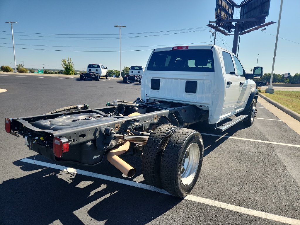 Used 2024 RAM 5500 Tradesman w/ Chrome Appearance Group AWD/4WD image 8