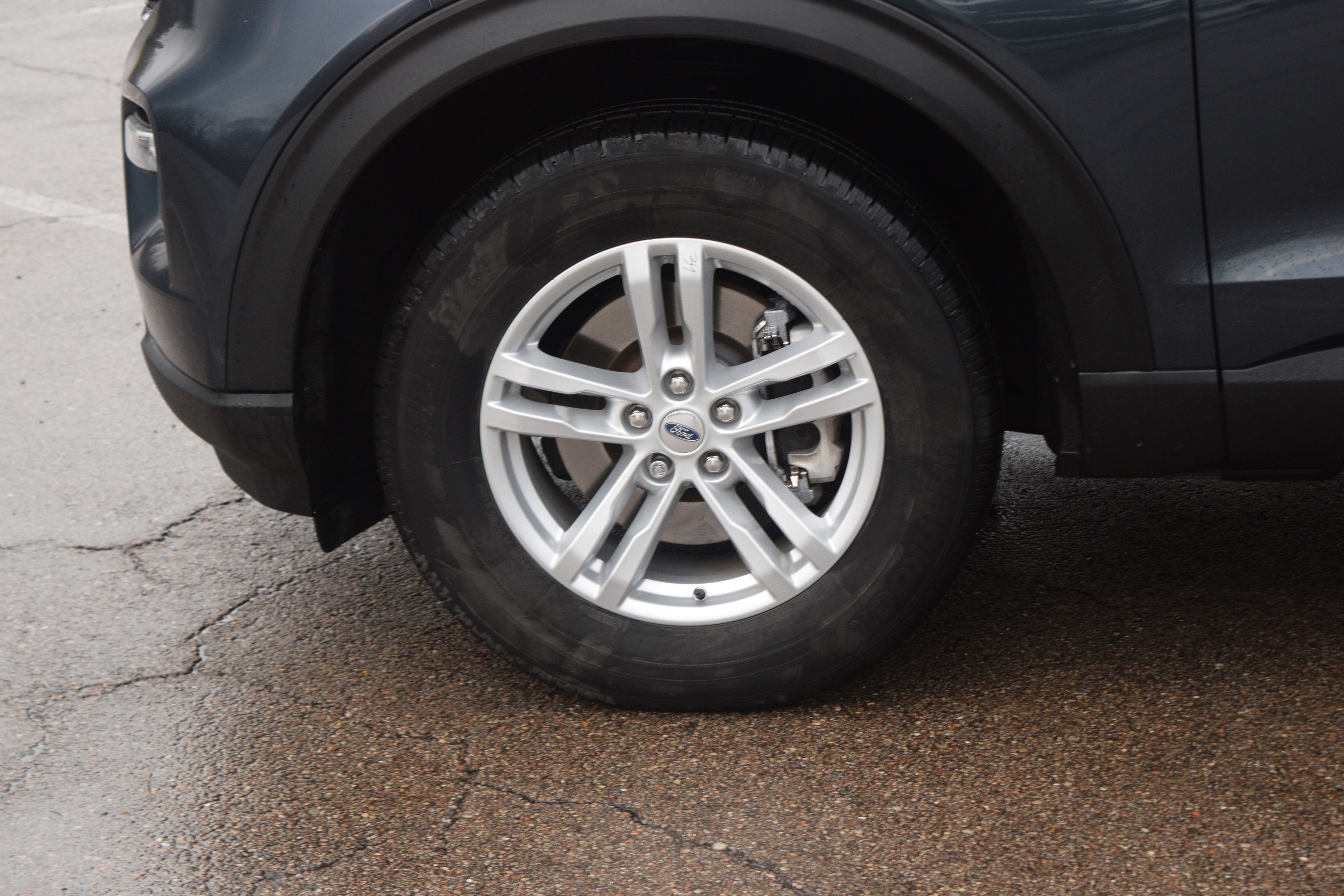 Used 2023 Ford Explorer XLT w/ Equipment Group 202A image 27