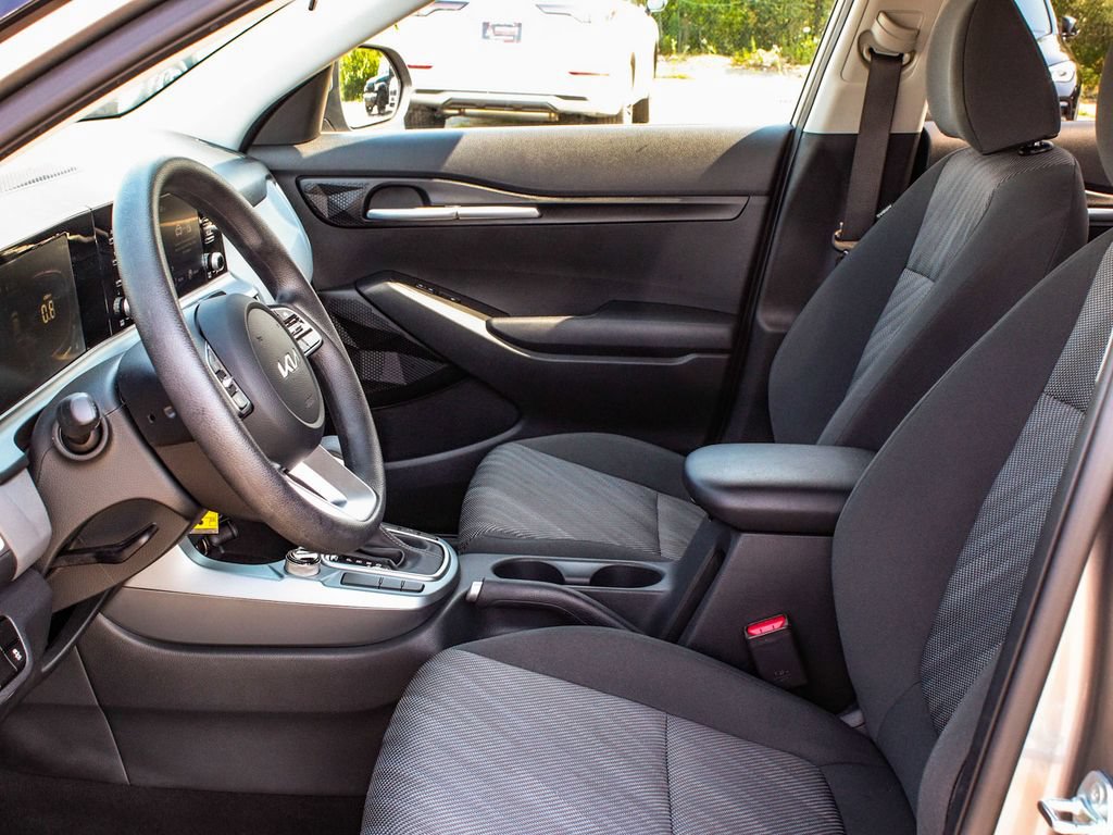 Used 2025 Kia Seltos LX AWD/4WD image 30