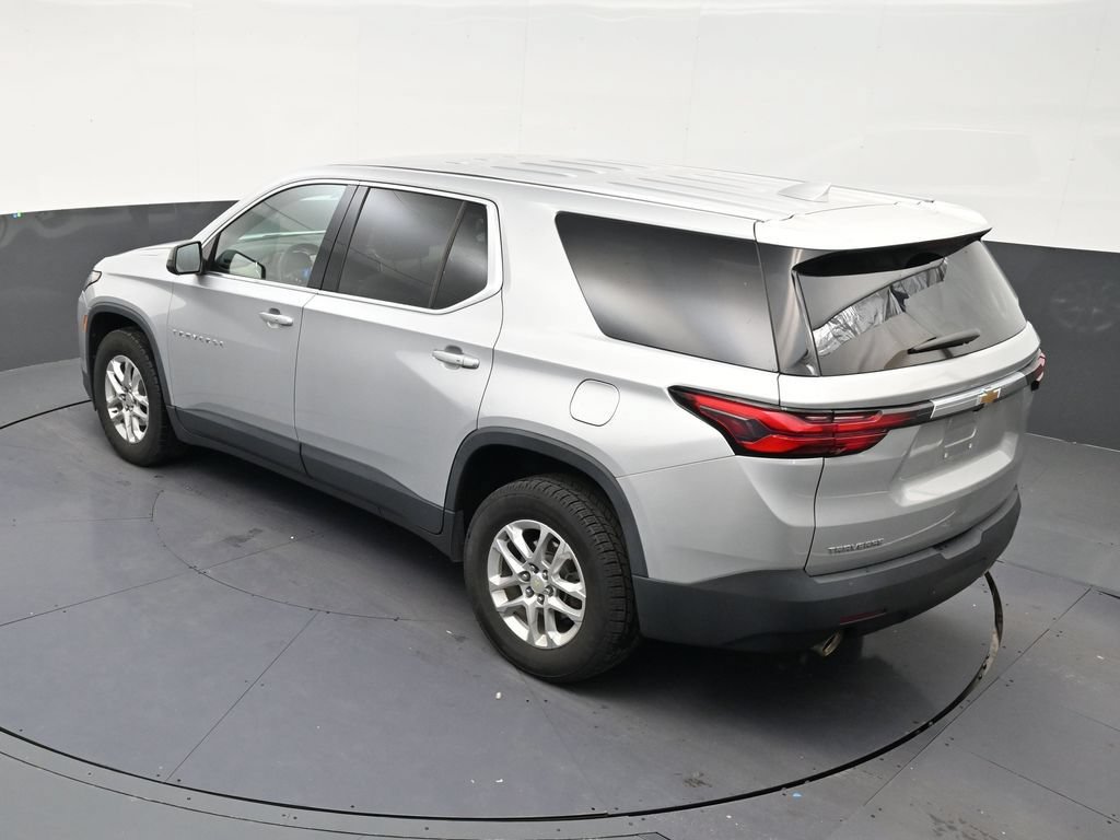 Used 2022 Chevrolet Traverse LS FWD image 13