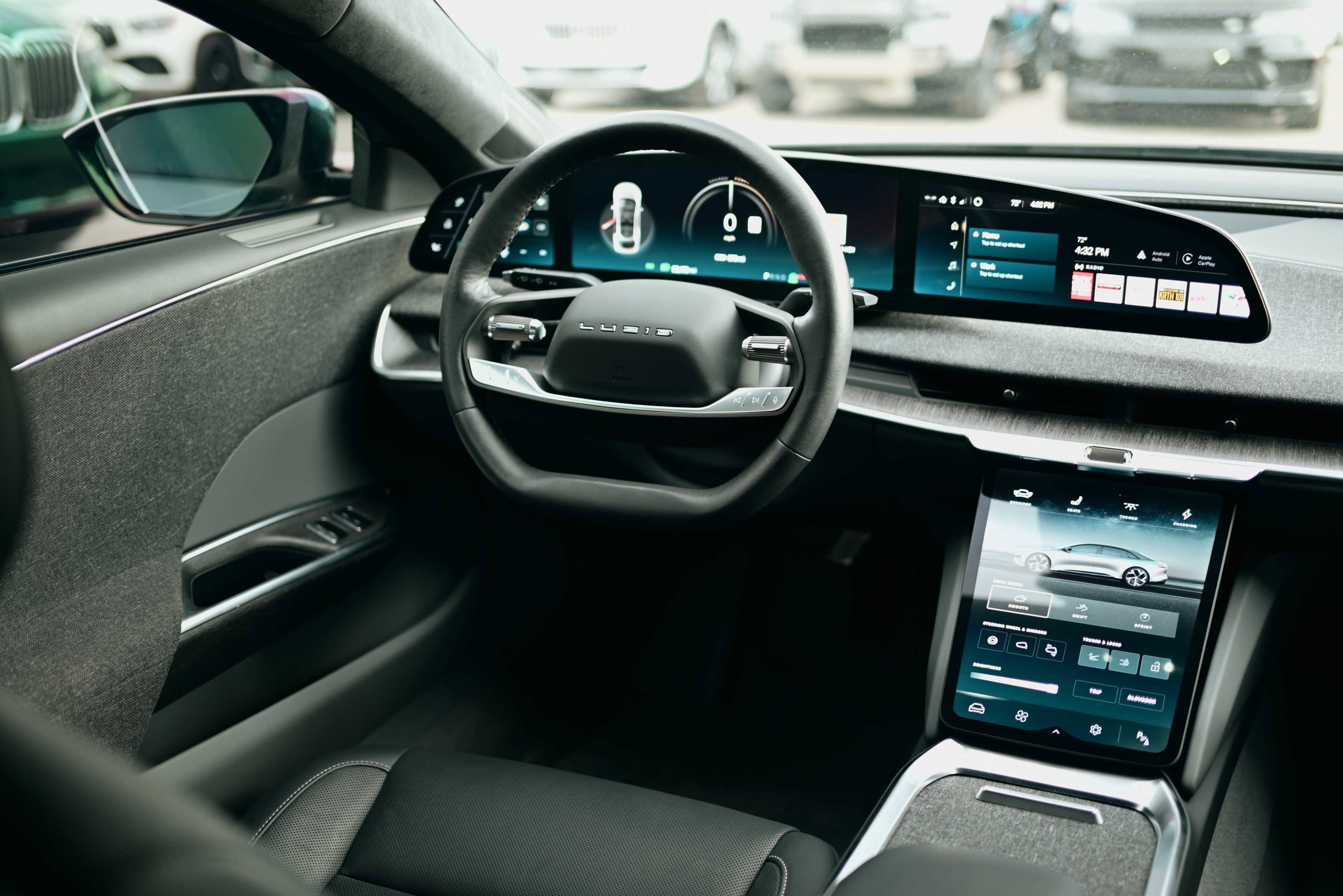 Used 2024 Lucid Air Touring image 9