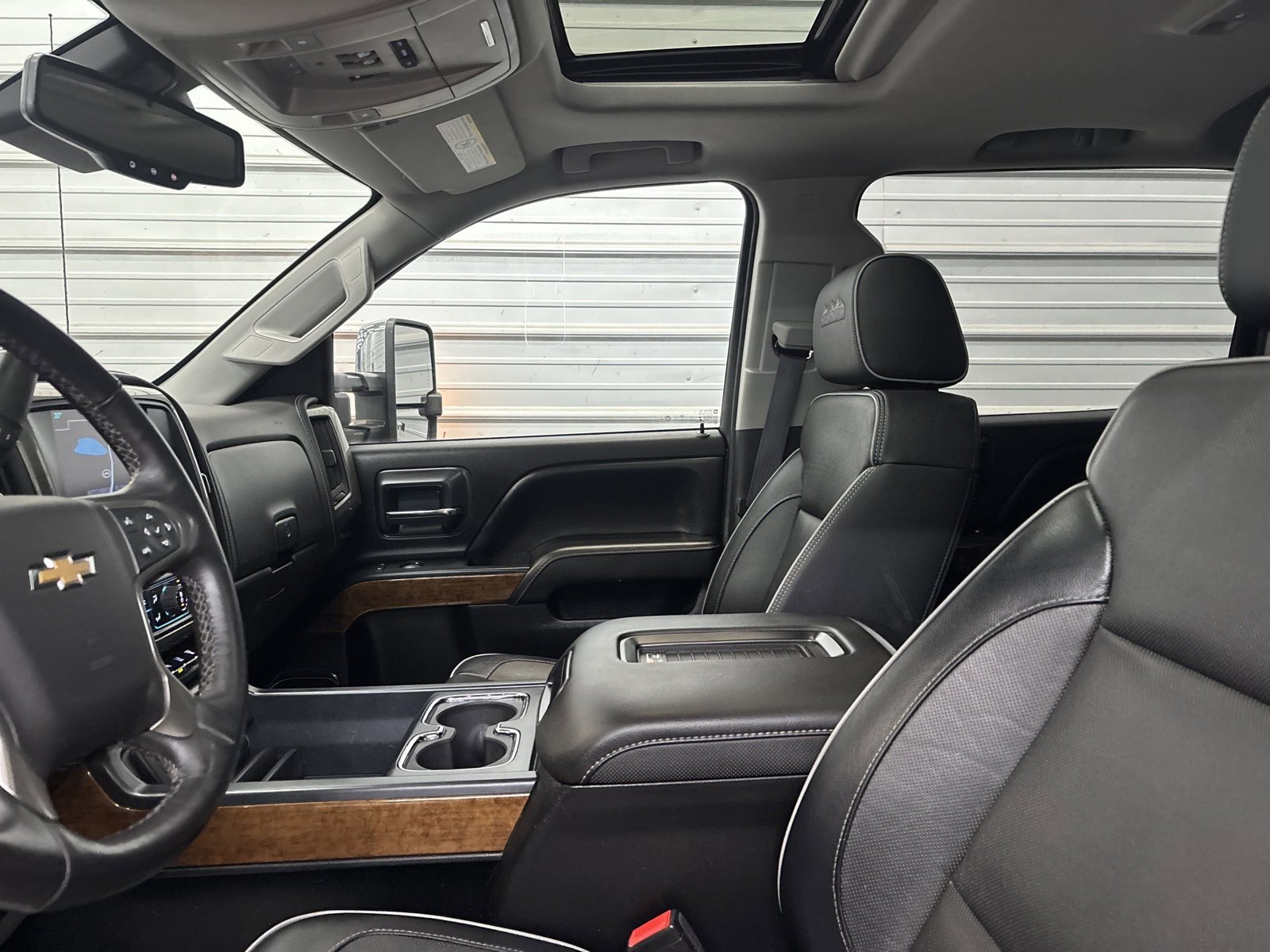 Used 2017 Chevrolet Silverado 2500 High Country w/ Duramax Plus Package image 21