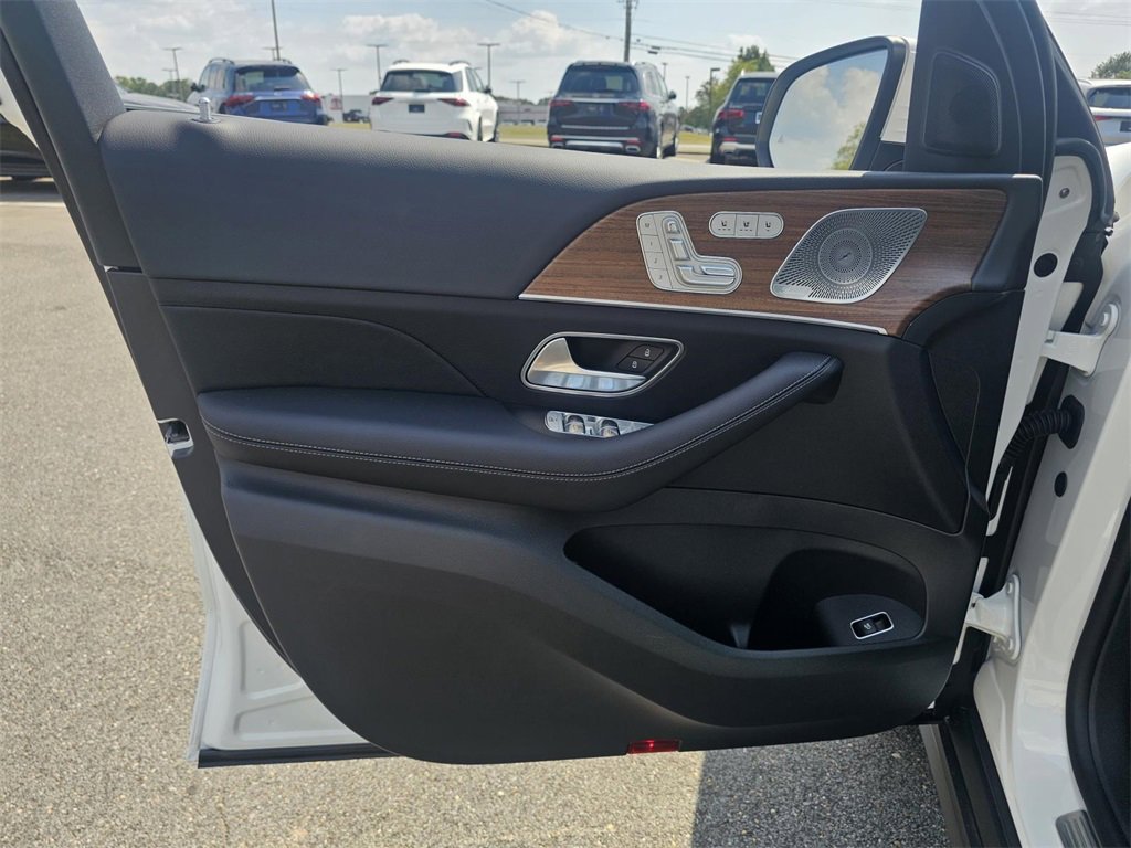 New 2026 Mercedes-Benz GLS 450 4MATIC image 11