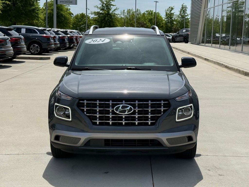 Used 2024 Hyundai Venue Limited FWD image 7