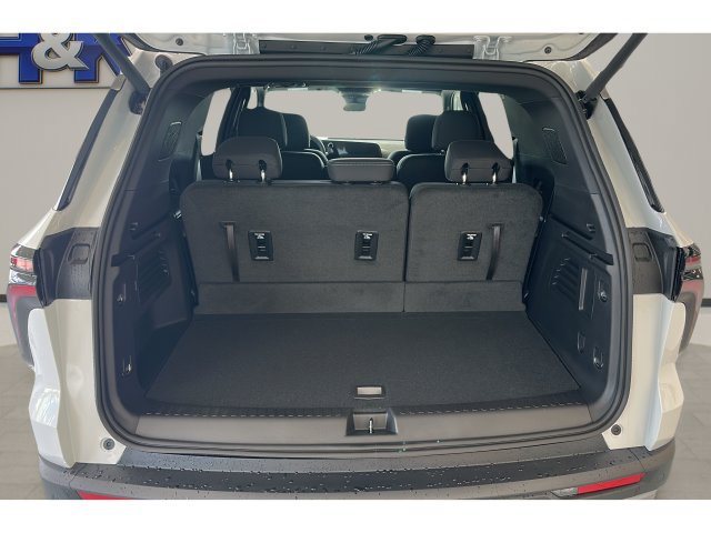 New 2027 Chevrolet Traverse LT FWD image 15