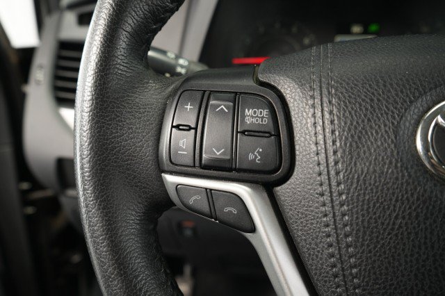 Used 2020 Toyota Sienna SE FWD image 40