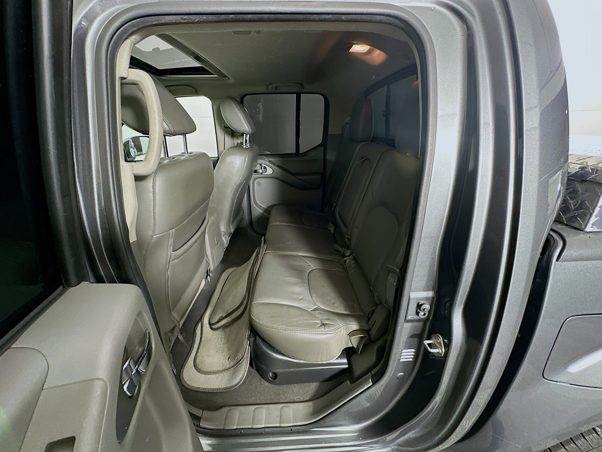 Used 2019 Nissan Frontier SL image 28