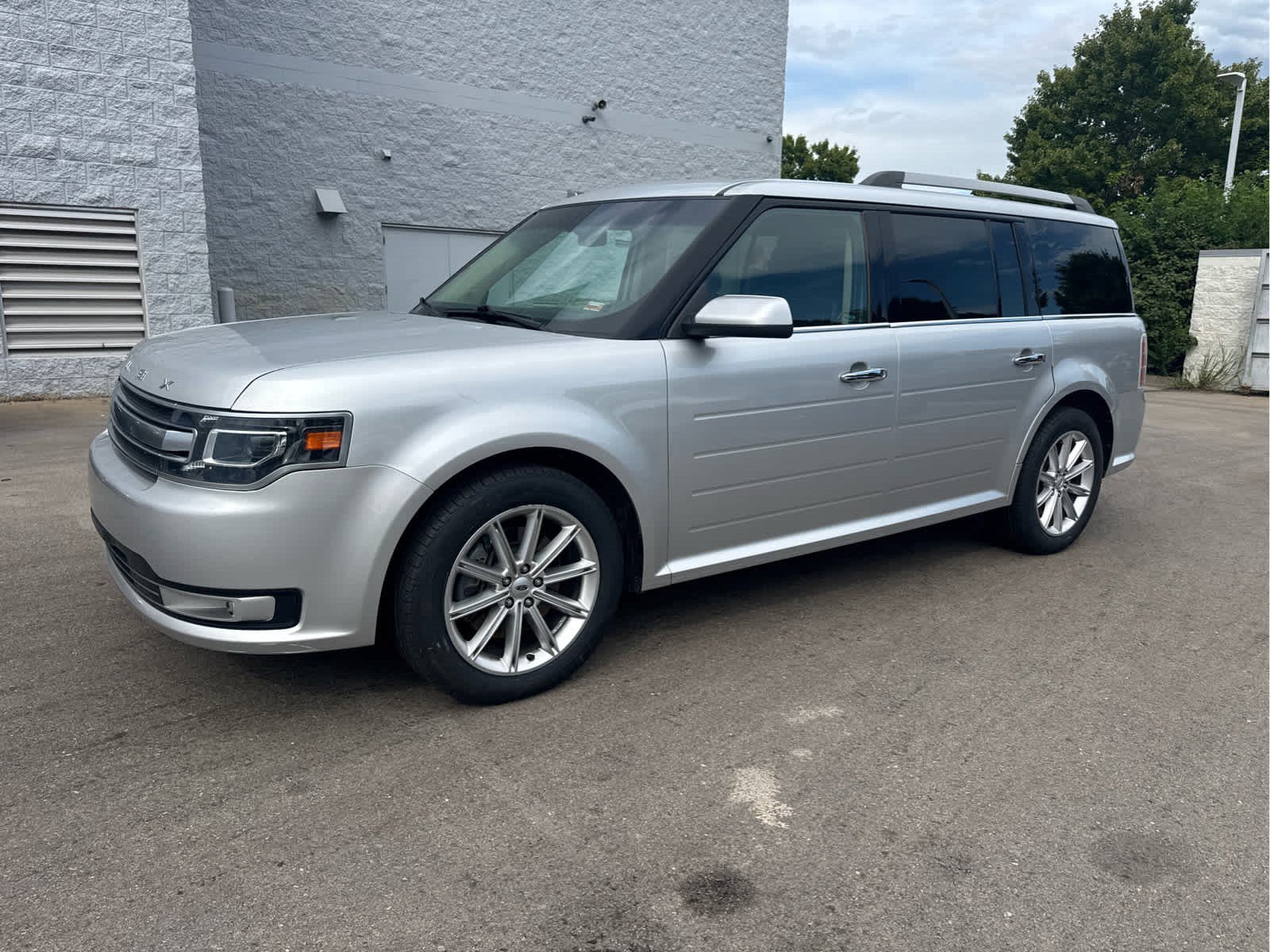Used 2017 Ford Flex Limited AWD/4WD image 2