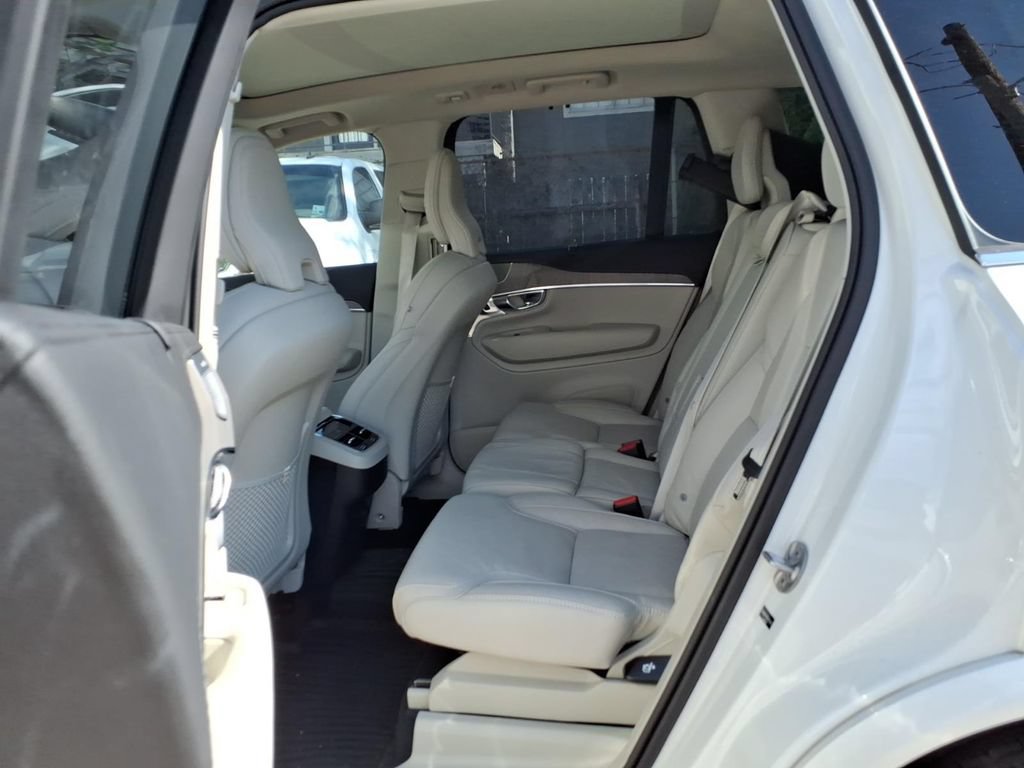 Used 2025 Volvo XC90 B6 Ultra w/ Protection Package Premier AWD/4WD image 21
