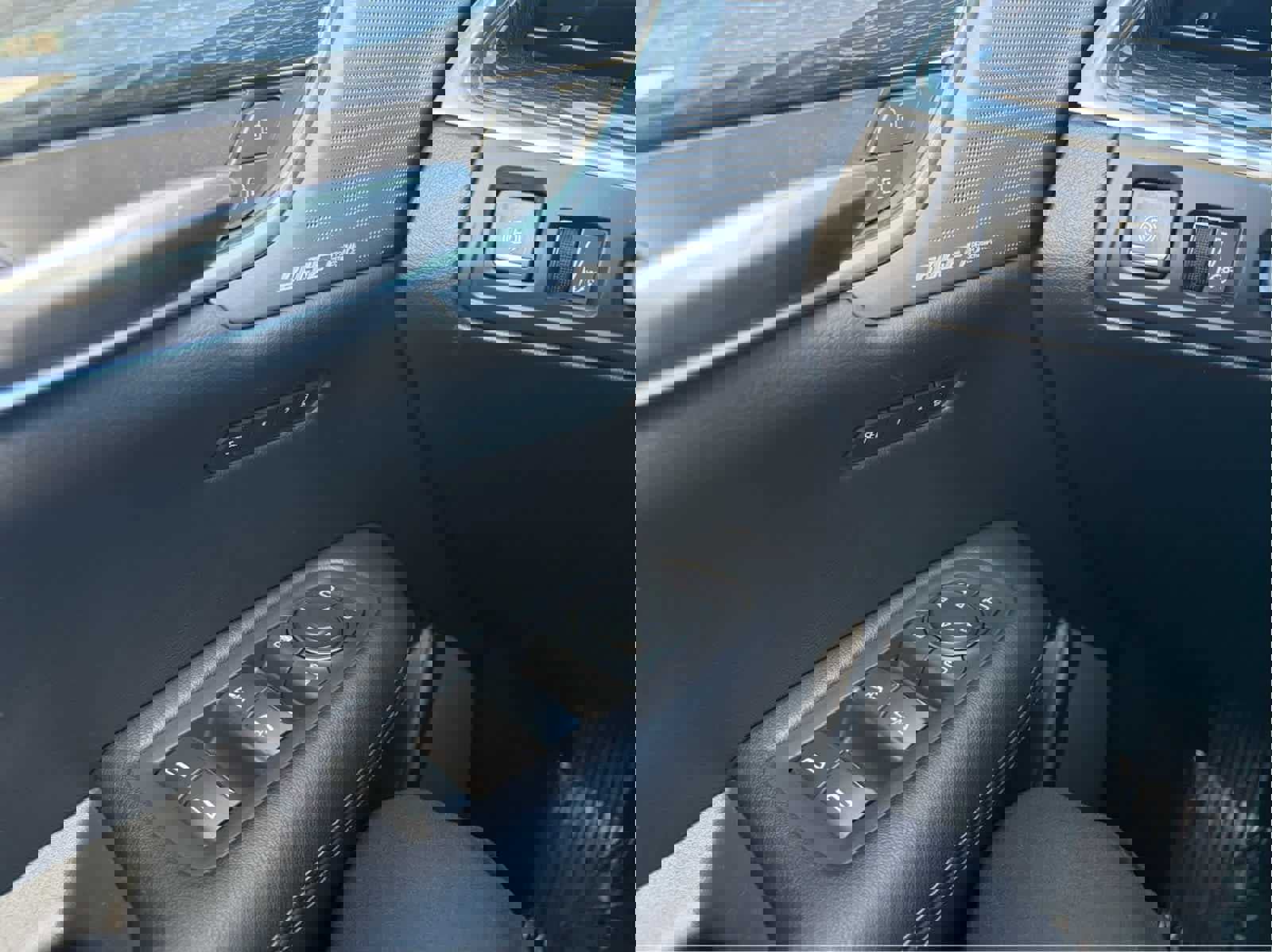 Used 2022 Cadillac XT5 Premium Luxury w/ Technology Package image 13