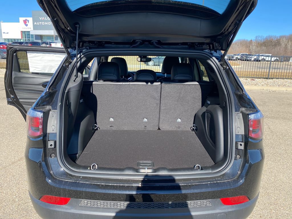 New 2026 Jeep Compass Latitude w/ Sun and Sound Group image 20