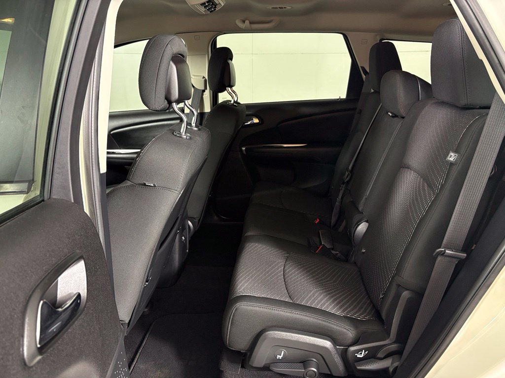 Used 2020 Dodge Journey SE w/ SE Popular Equipment Group FWD image 33