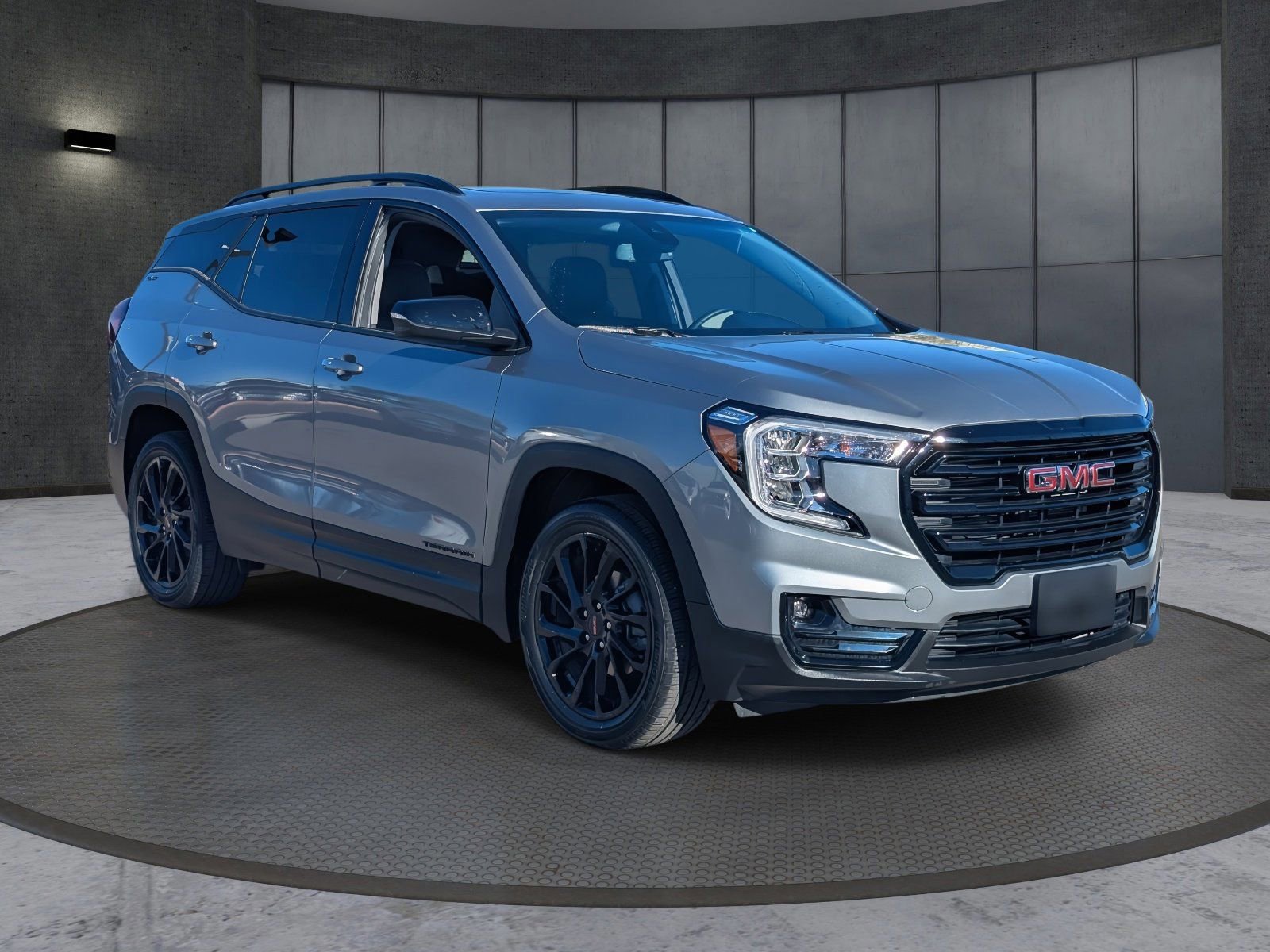 Used 2023 GMC Terrain SLT w/ Elevation Edition image 8