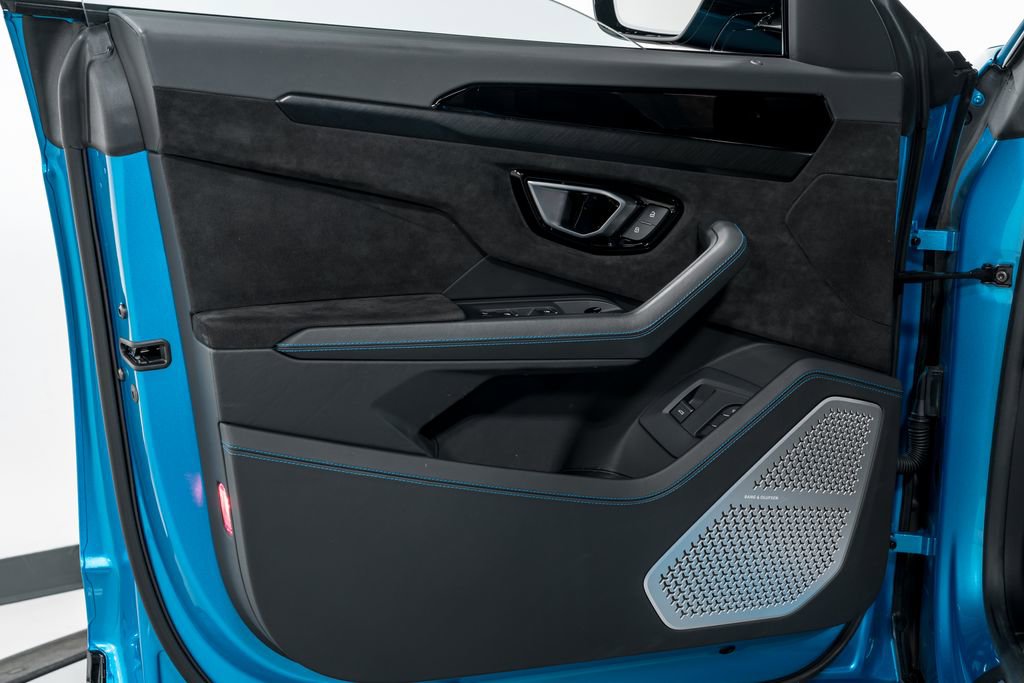 Used 2023 Lamborghini Urus S image 10