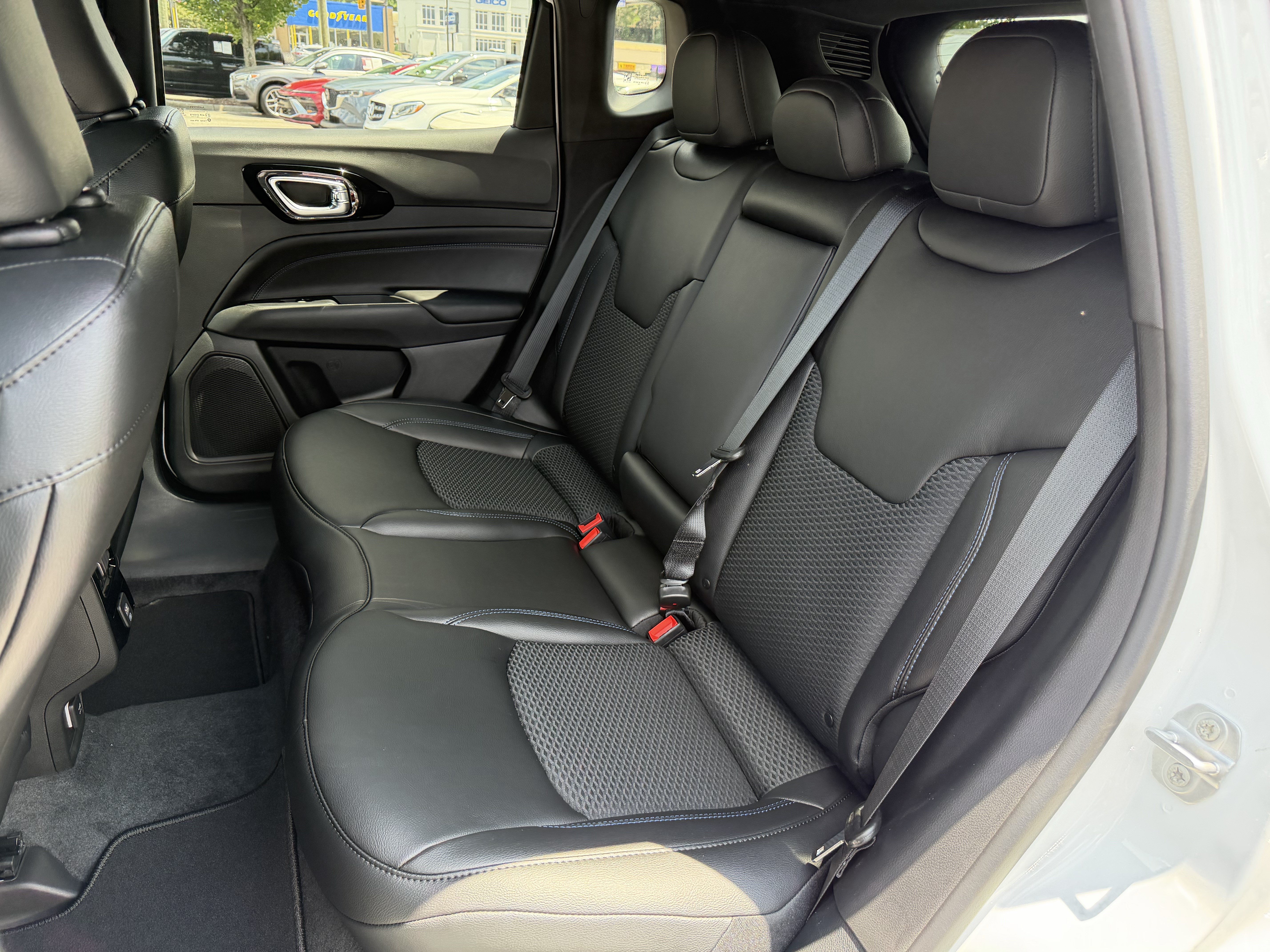 New 2026 Jeep Compass Latitude AWD/4WD image 33