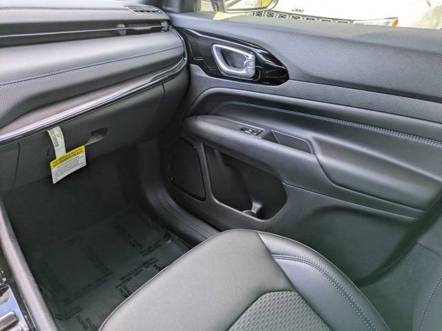 New 2026 Jeep Compass Latitude AWD/4WD image 15