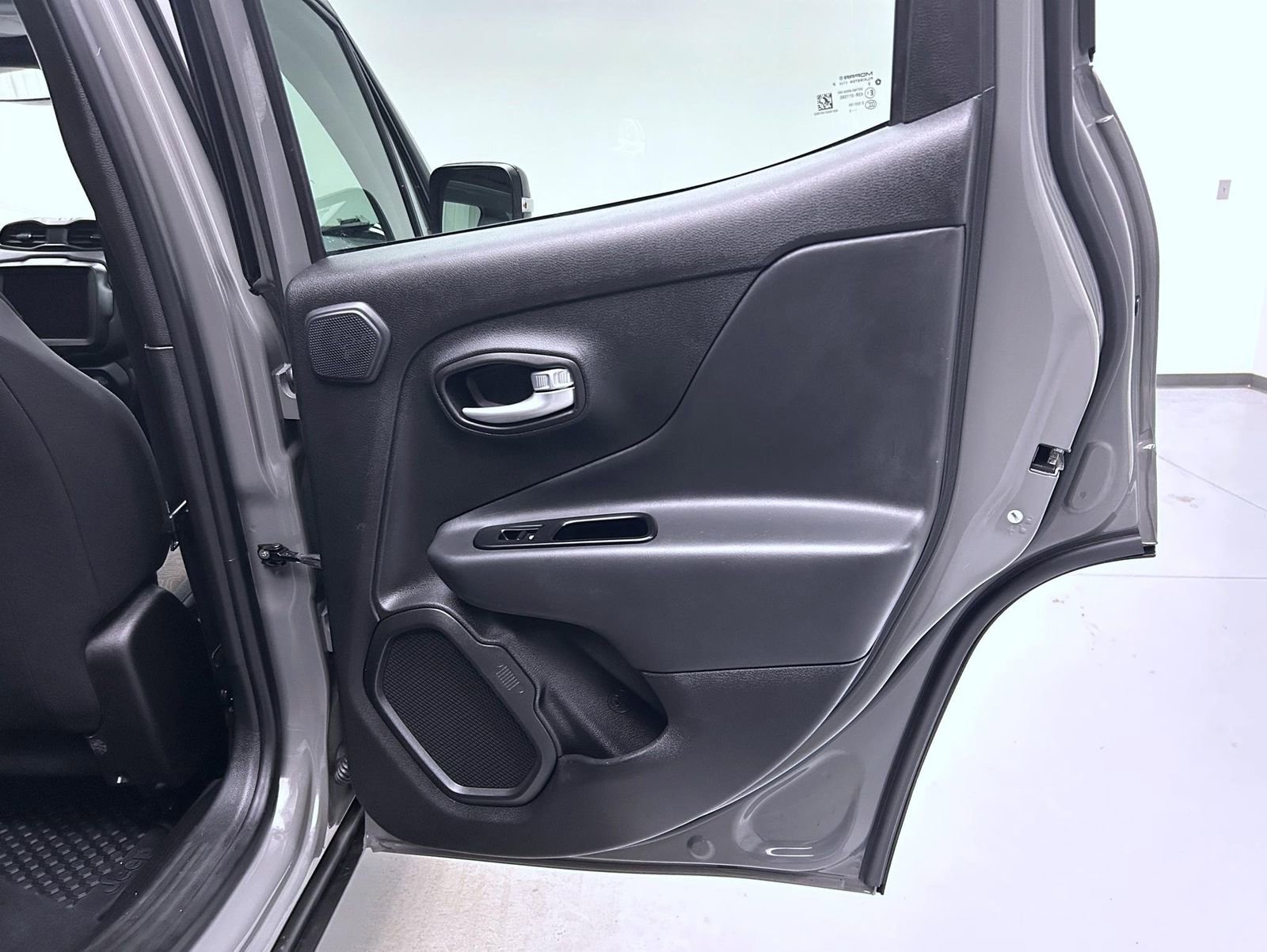 Used 2023 Jeep Renegade Latitude w/ Sun/Sound Group image 17