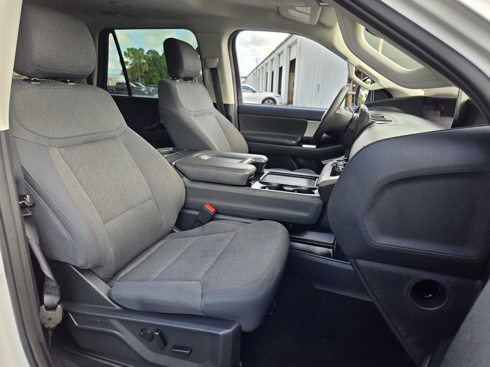 Used 2025 Ford Expedition Max Active RWD image 20