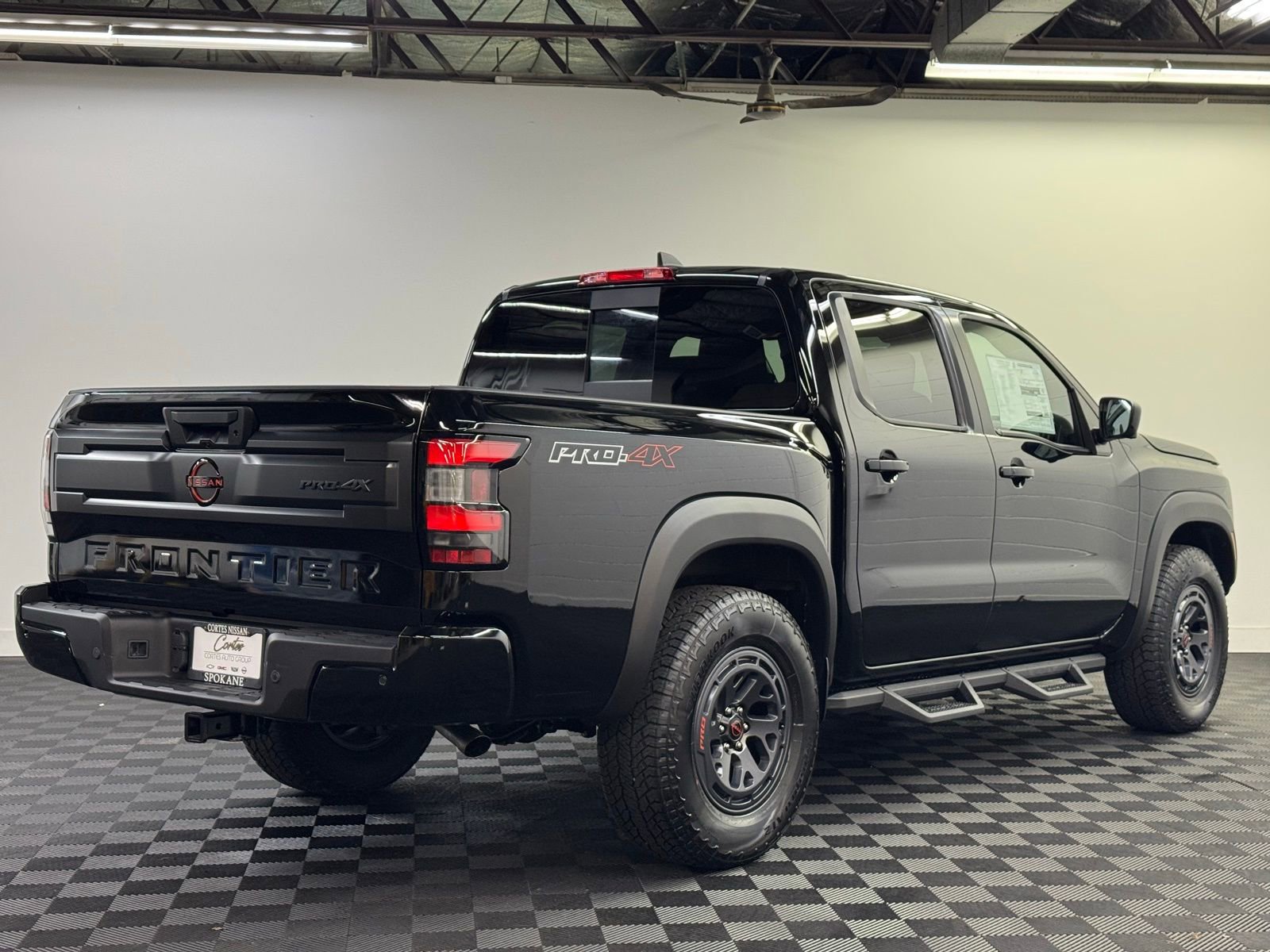 New 2026 Nissan Frontier PRO-4X w/ Pro-4x Convenience Package image 2