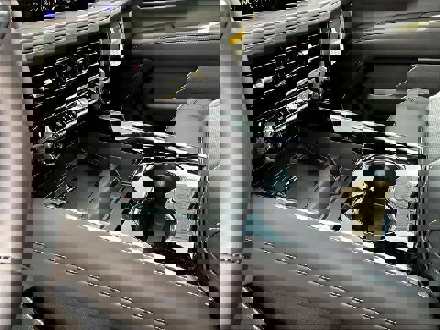 New 2025 Chevrolet Suburban Premier image 12