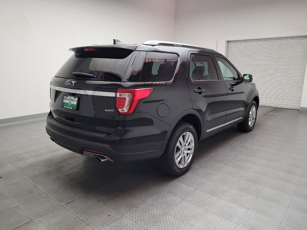 Used 2018 Ford Explorer XLT AWD/4WD image 9