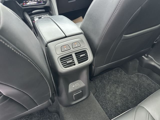 Used 2023 Buick Envision Avenir AWD/4WD image 25