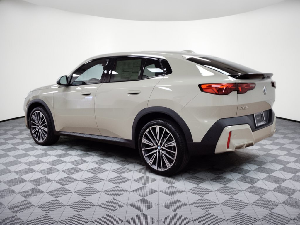Certified 2026 BMW X2 xDrive28i w/ Technology Package AWD/4WD image 3