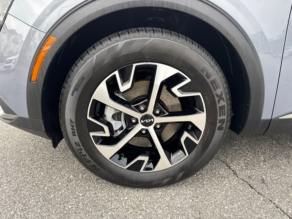 Certified 2023 Kia Sportage EX image 9