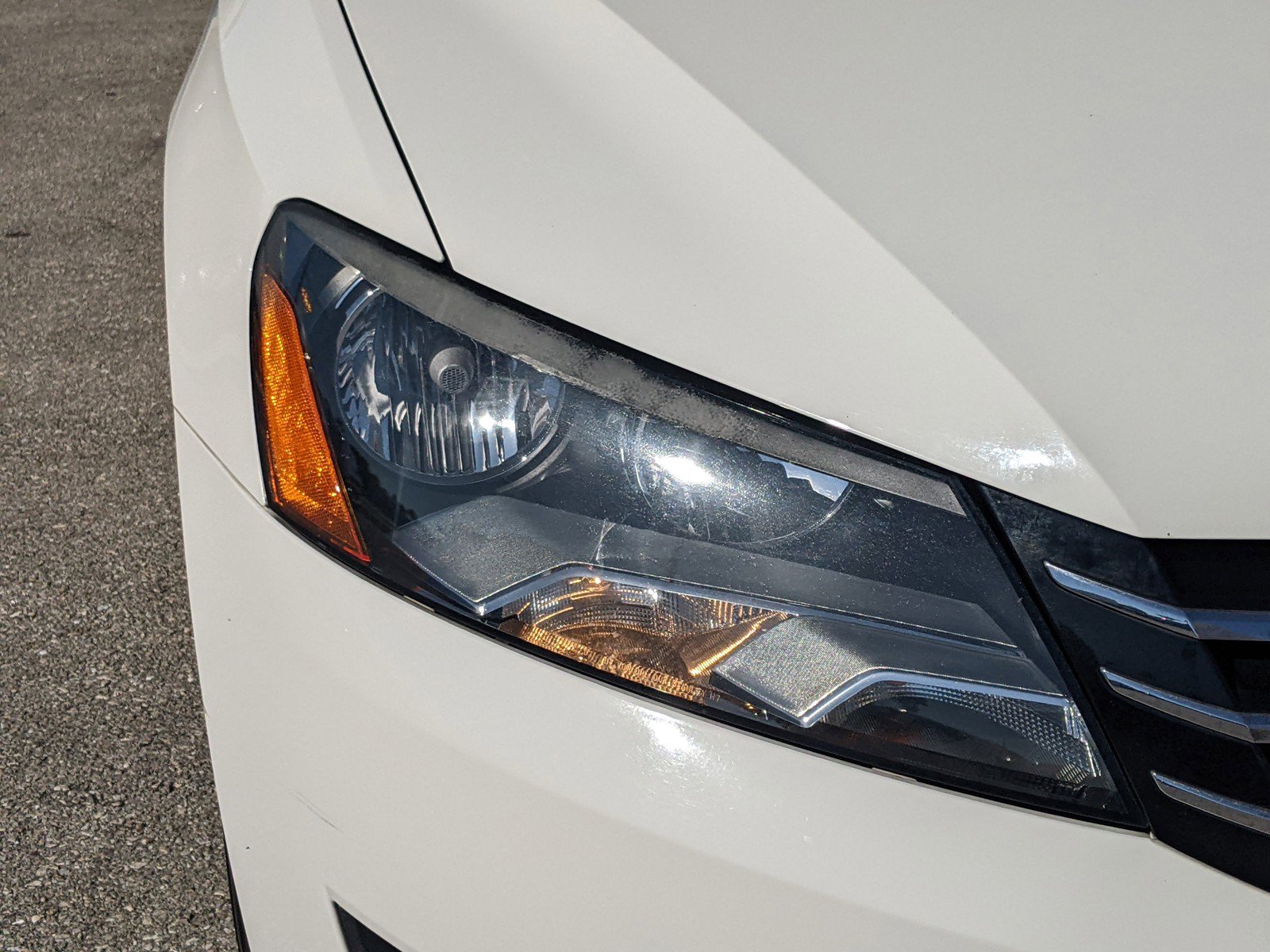 Used 2015 Volkswagen Passat 1.8T Limited Edition image 8