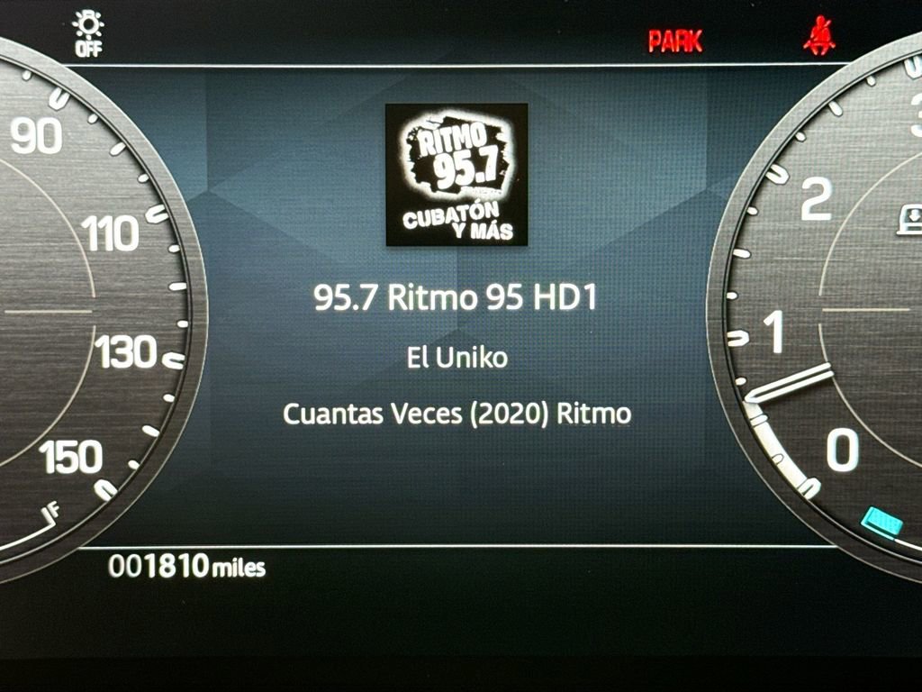 Used 2026 Land Rover Defender 110 X-Dynamic SE AWD/4WD image 11