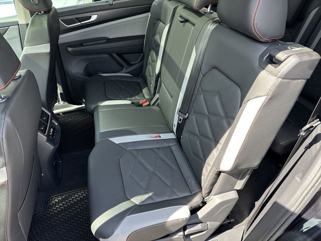 New 2026 Volkswagen Atlas Peak Edition image 24