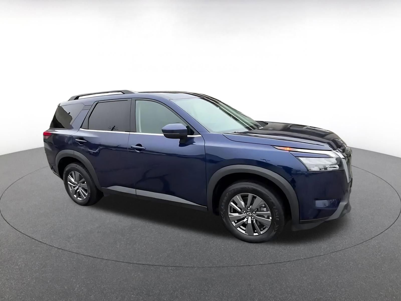 Used 2025 Nissan Pathfinder SV video 2