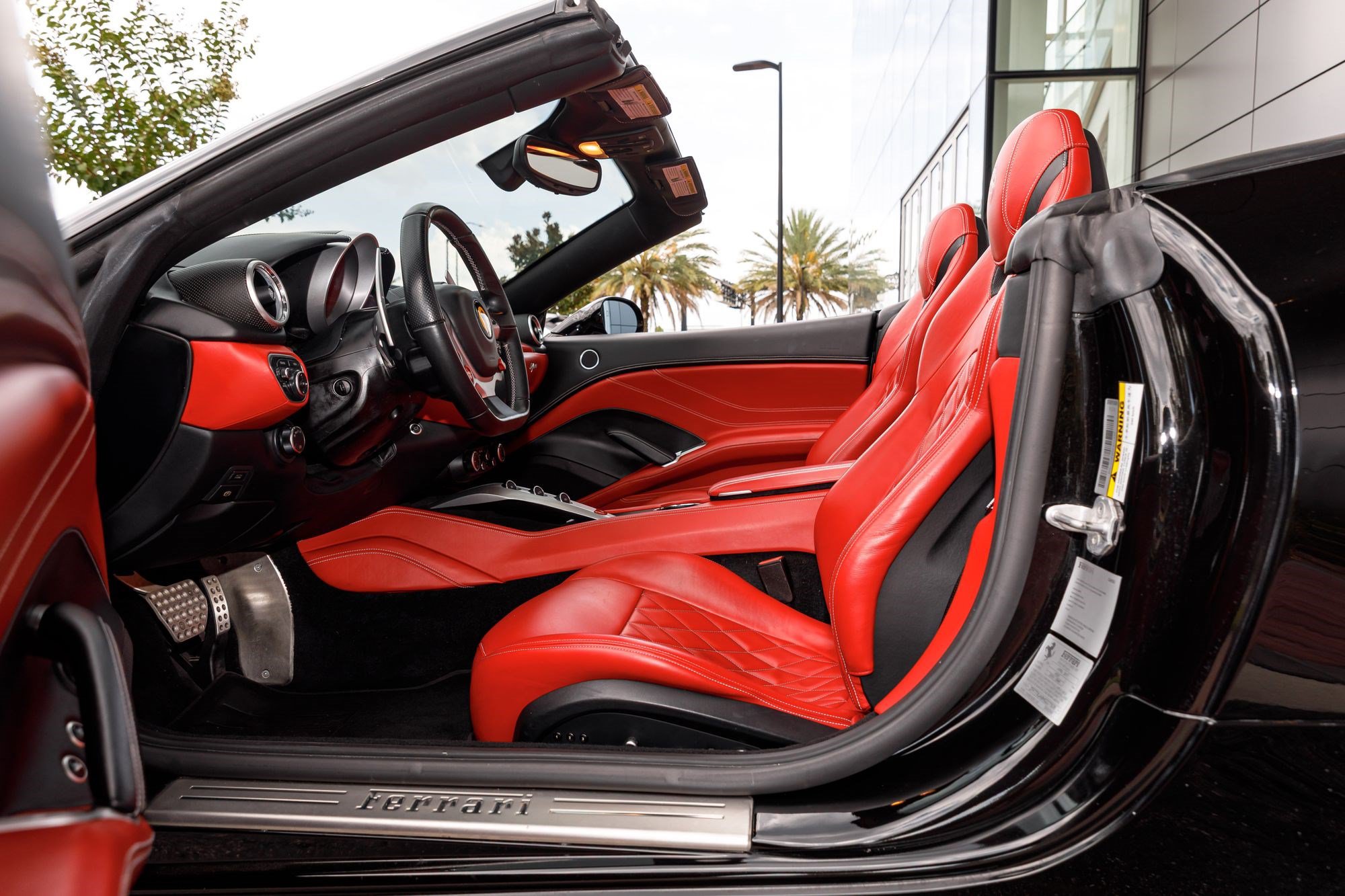 Used 2017 Ferrari California T RWD image 22