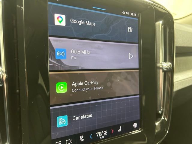 Used 2025 Volvo XC40 B5 Plus image 17