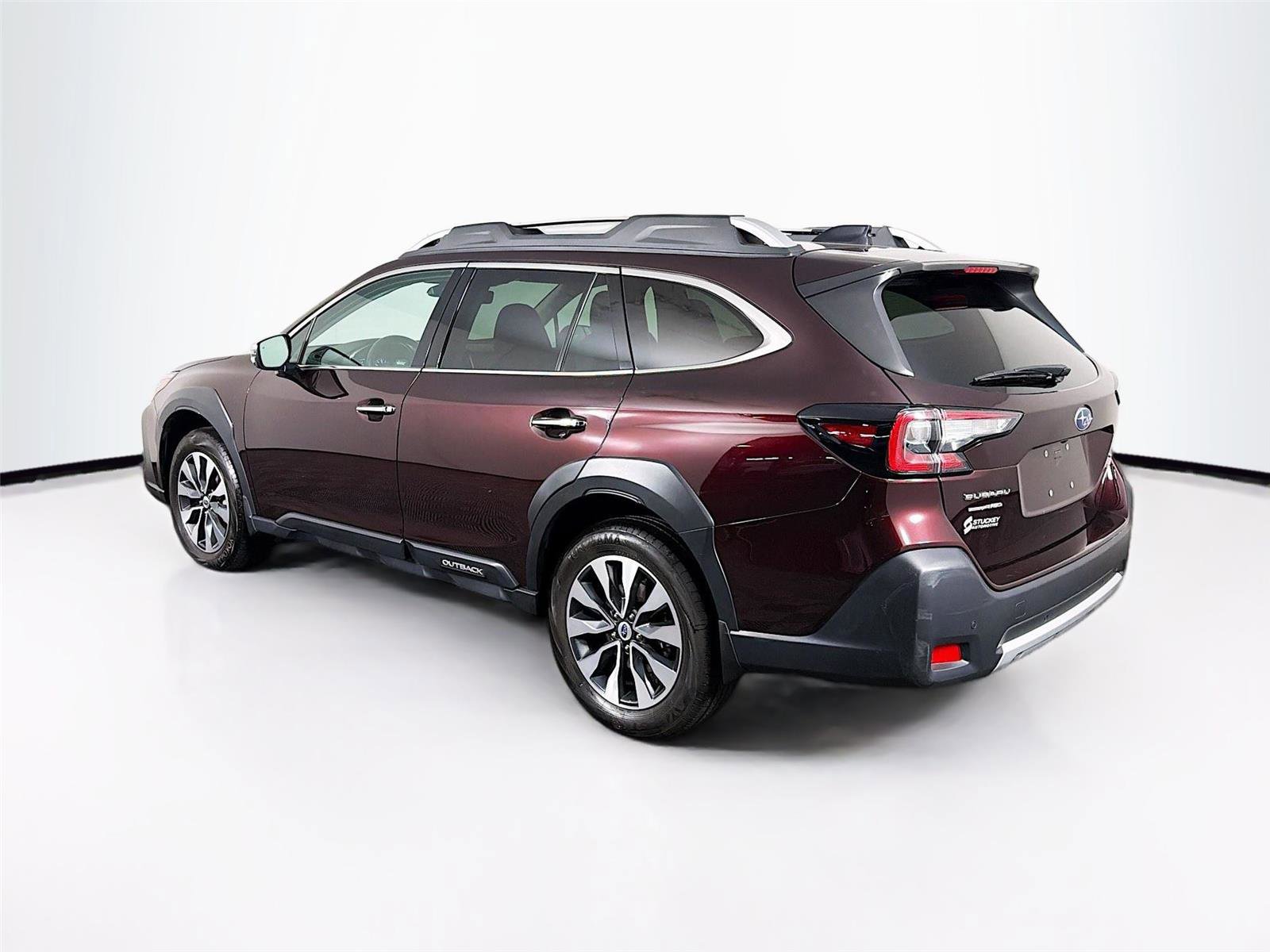 Certified 2023 Subaru Outback Touring XT AWD/4WD image 5
