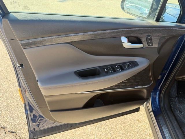 Used 2020 Hyundai Santa Fe Limited image 11