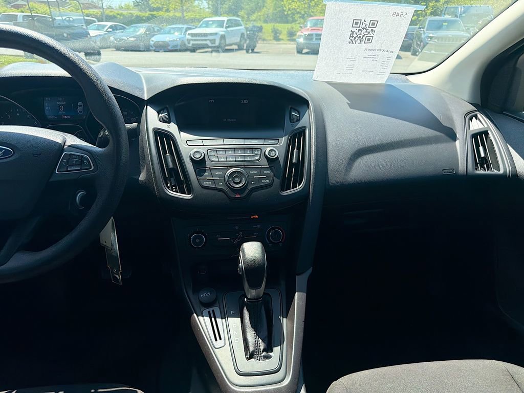 Used 2018 Ford Focus SE FWD image 18