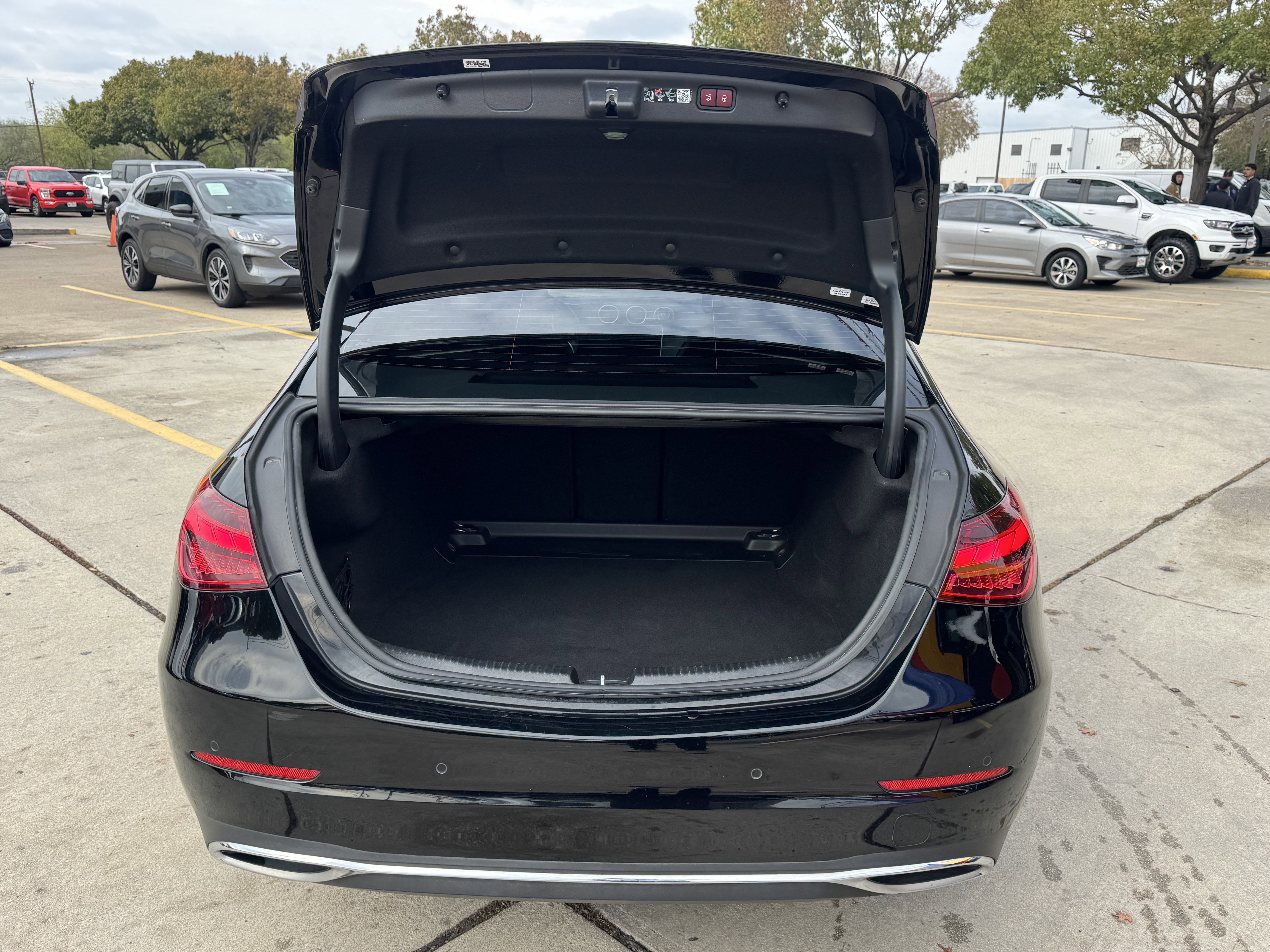 Used 2024 Mercedes-Benz C 300 4MATIC Sedan image 9