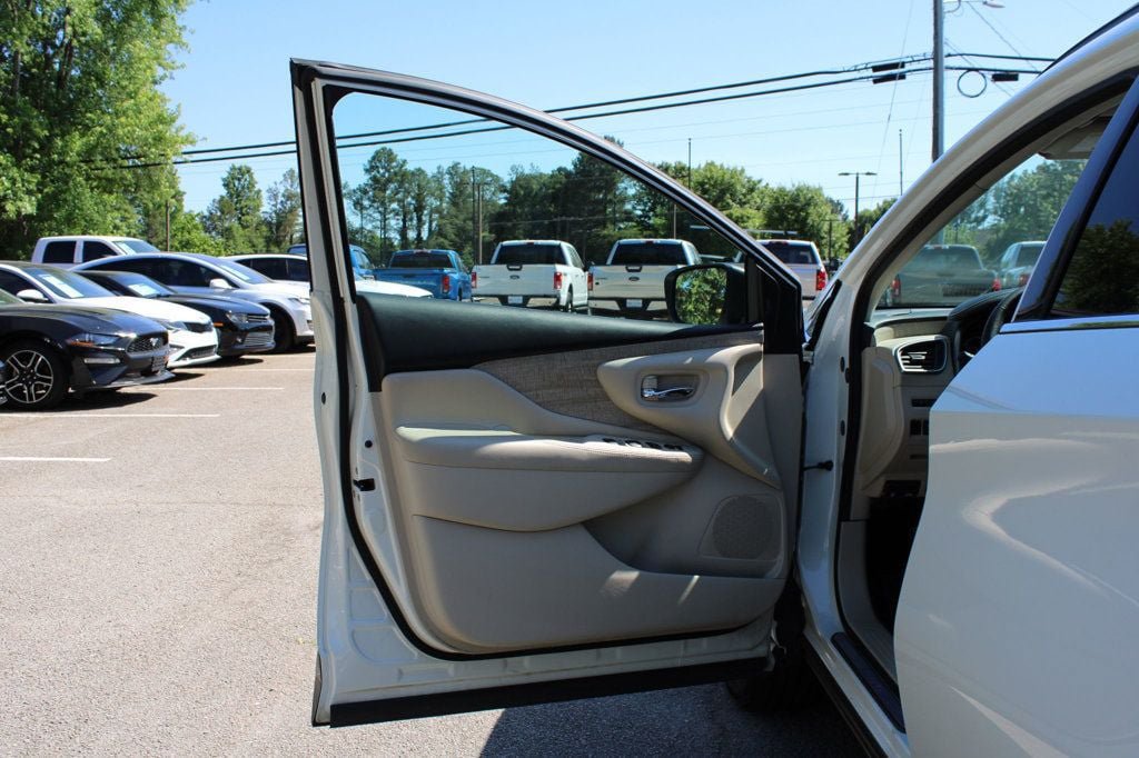 Used 2019 Nissan Murano SV w/ Cargo Package FWD image 12