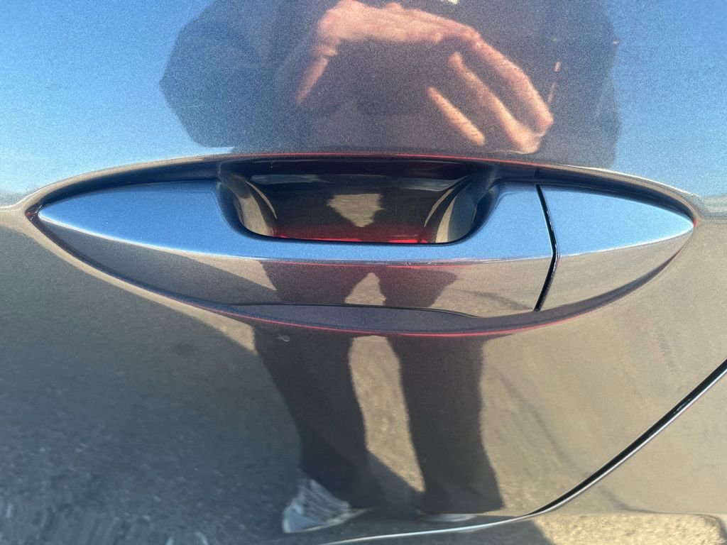 Used 2015 Toyota Corolla S image 40