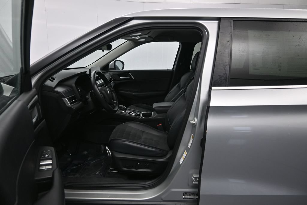 Used 2024 Mitsubishi Outlander SE FWD image 20