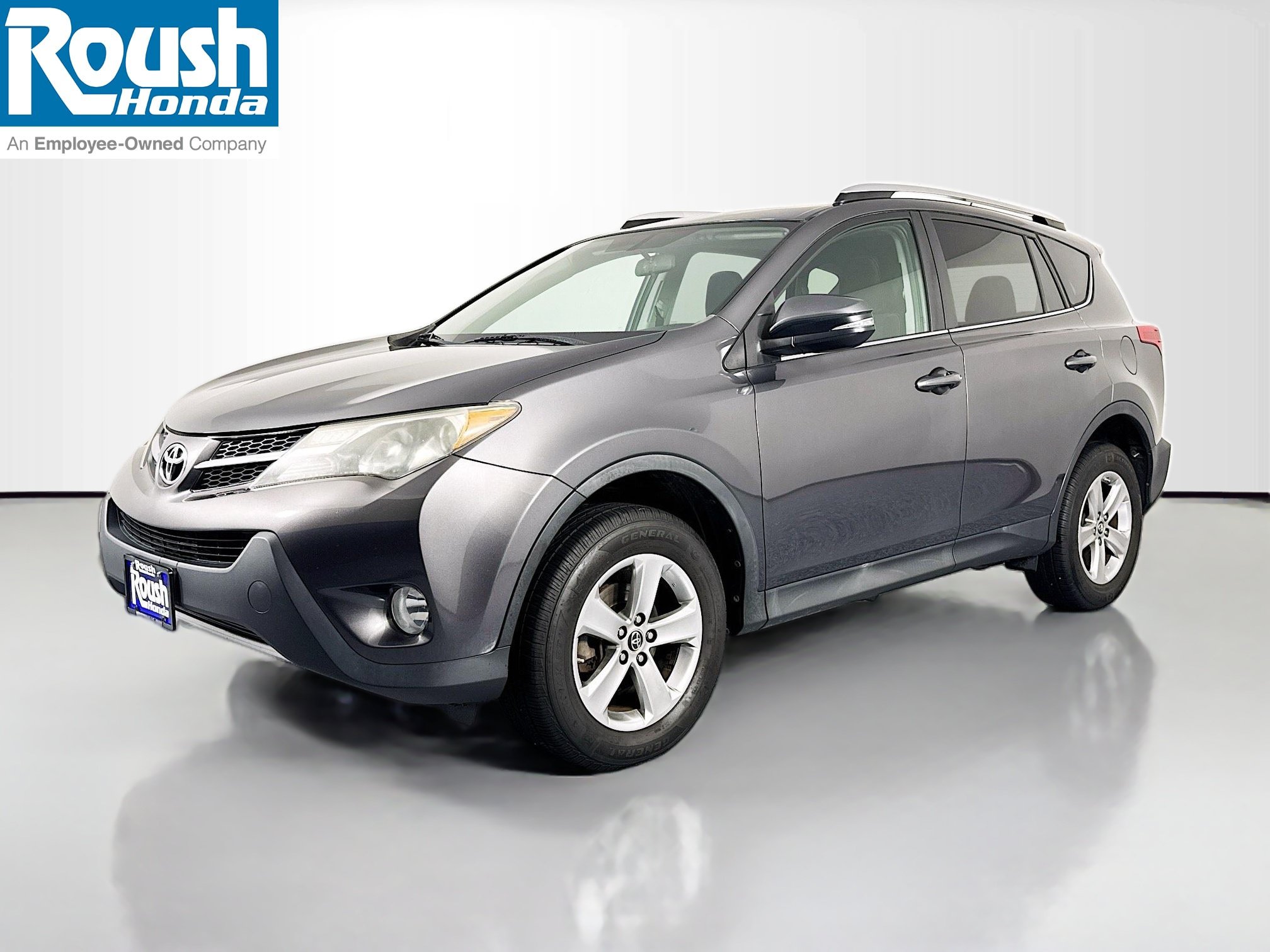 Used 2015 Toyota RAV4 XLE AWD/4WD image 1