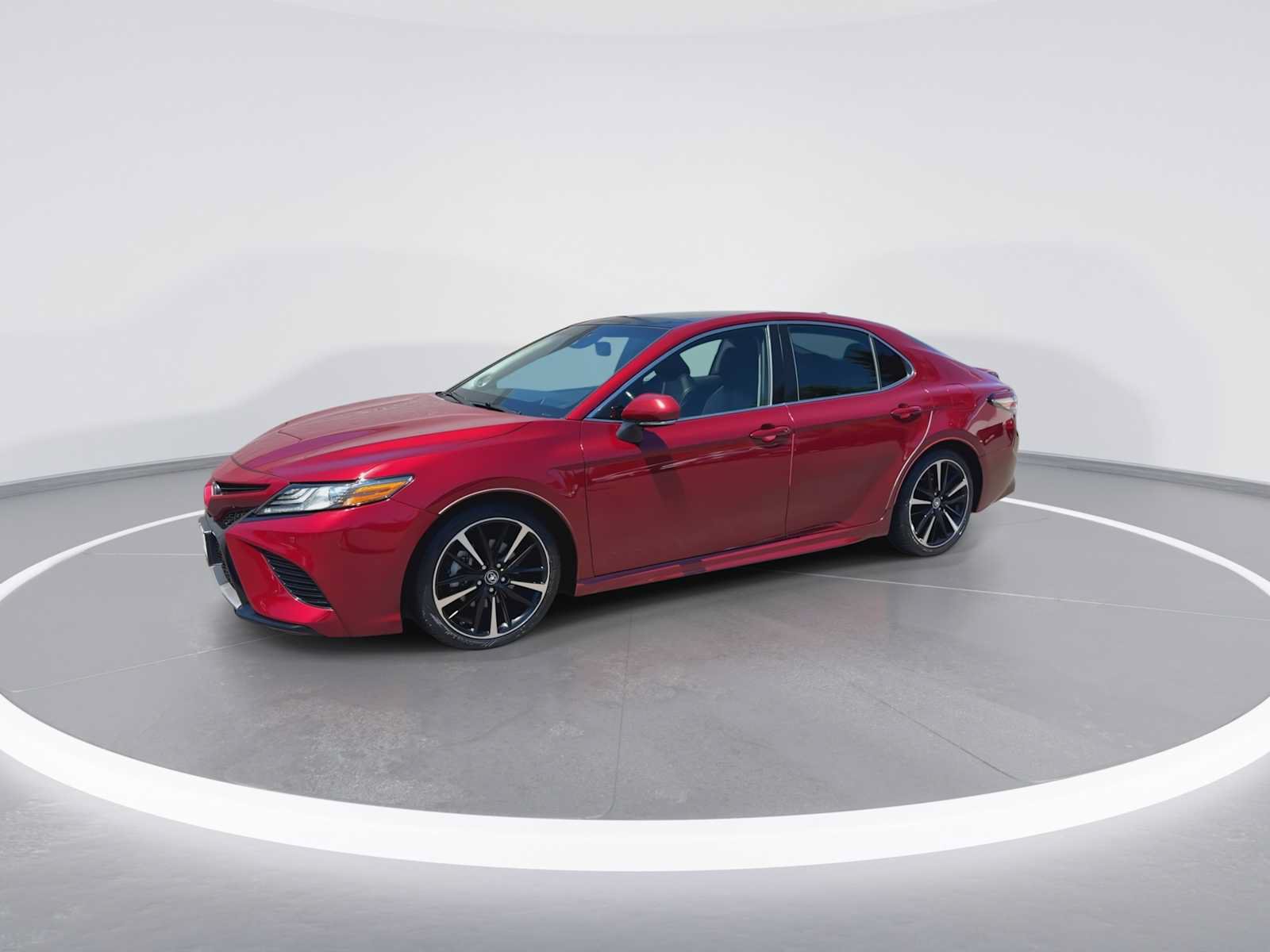 Certified 2018 Toyota Camry XSE w/ Driver Assist Package FWD image 4