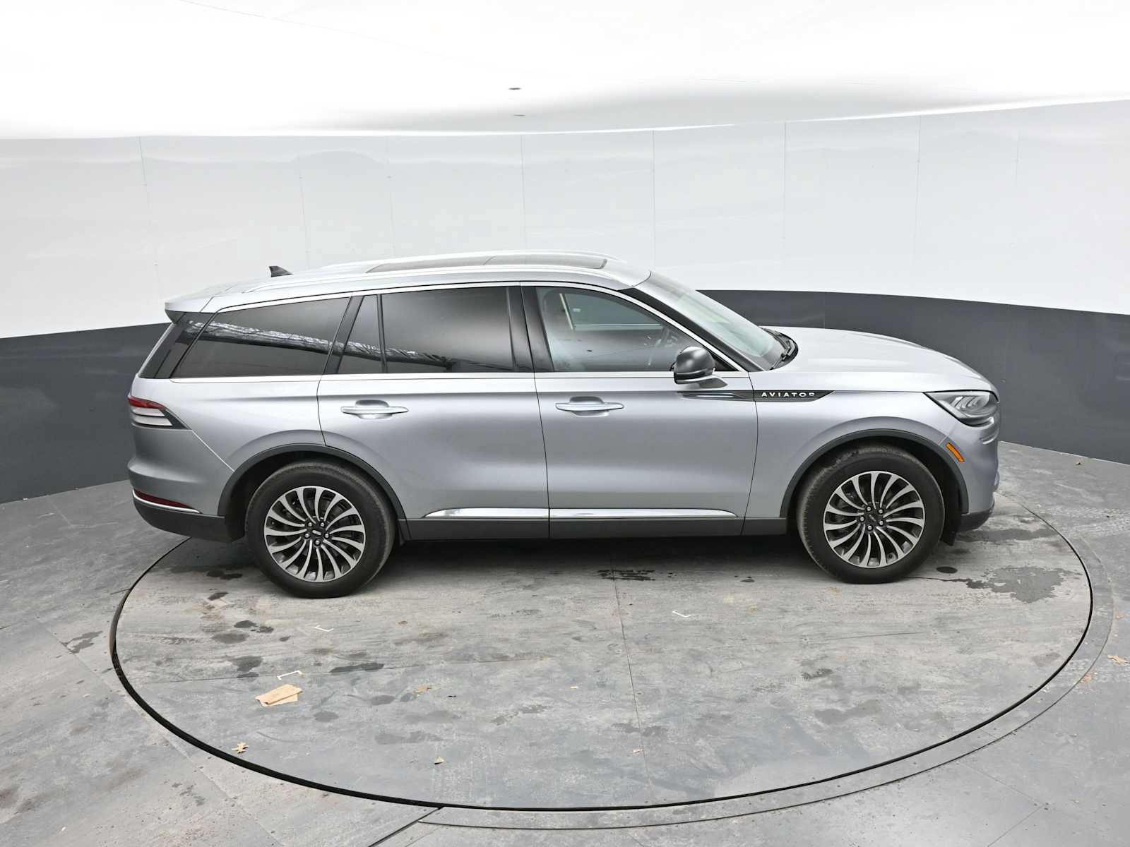 Used 2023 Lincoln Aviator AWD w/ Premium Package image 19