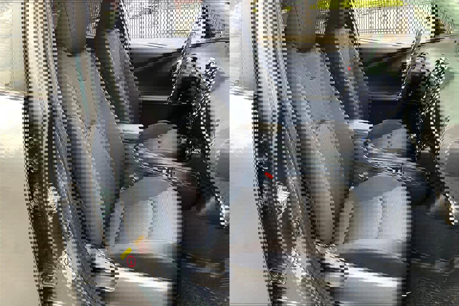 Used 2021 Toyota Prius L Eco image 10