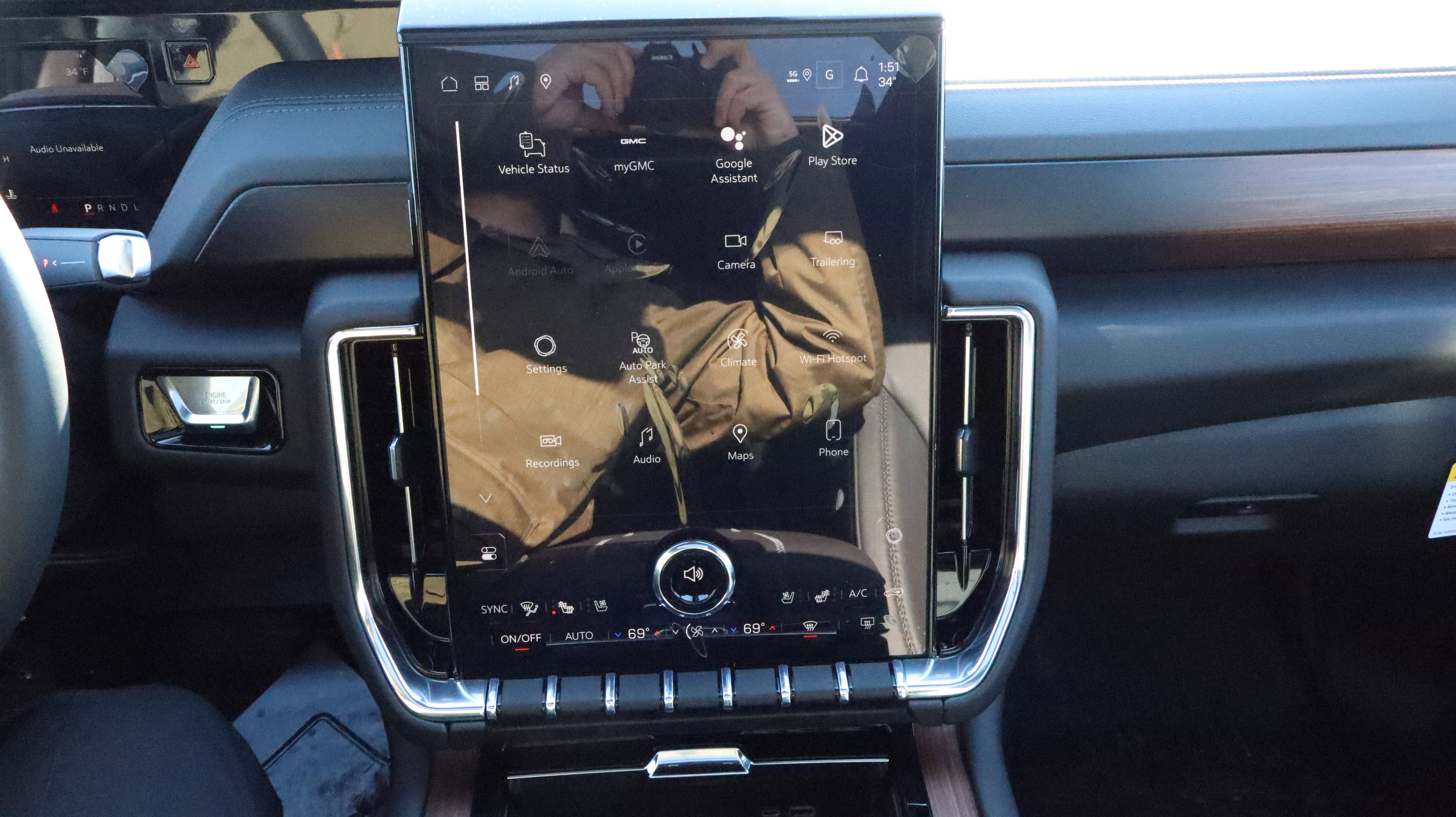 New 2026 GMC Yukon Denali w/ Sun & Power Step Package image 14